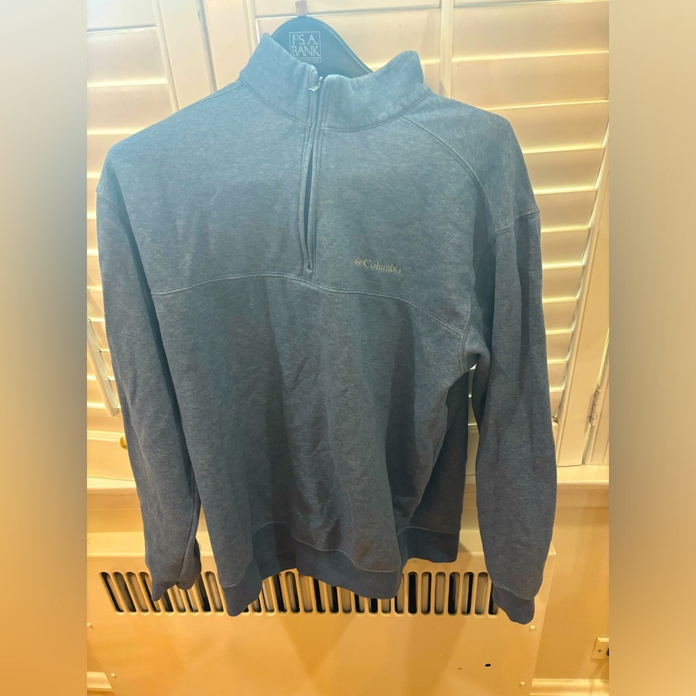 Columbia size medium light blue quarter zip